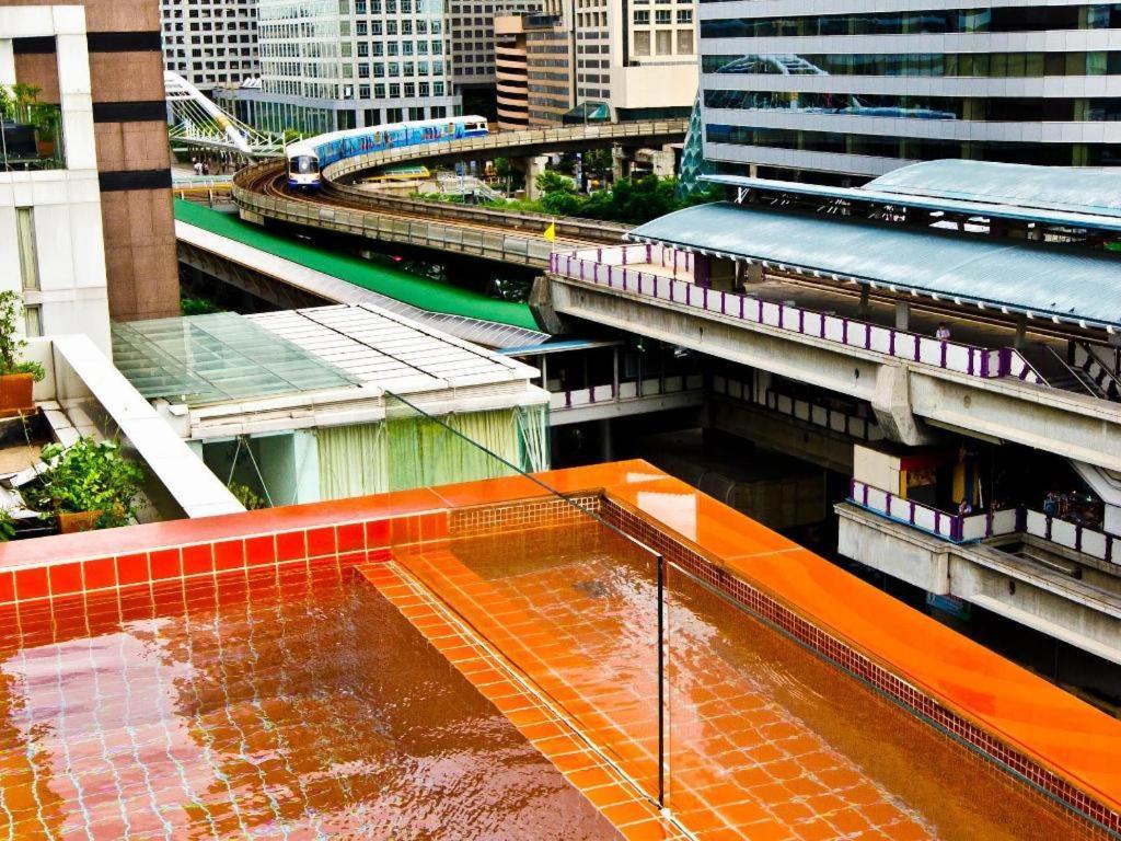 The Heritage Silom Hotel Bangkok Exterior photo