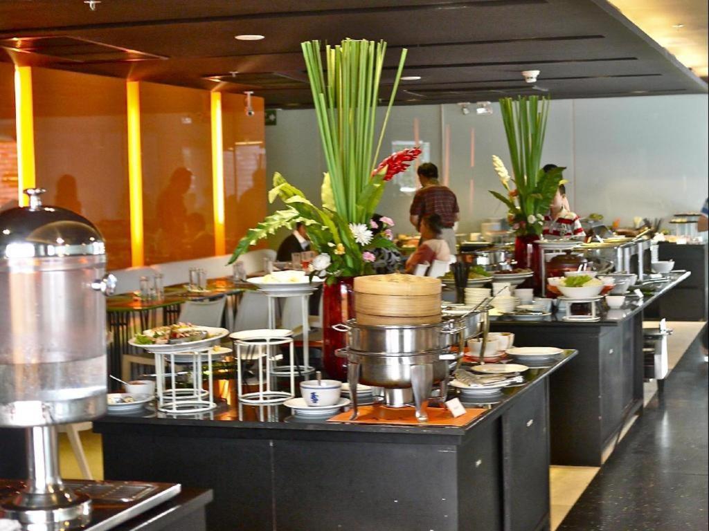 The Heritage Silom Hotel Bangkok Exterior photo