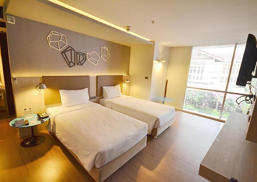 The Heritage Silom Hotel Bangkok Exterior photo