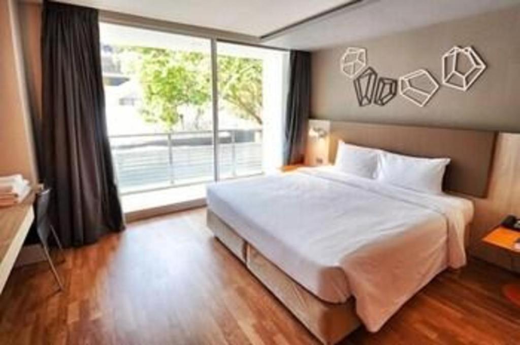 The Heritage Silom Hotel Bangkok Exterior photo