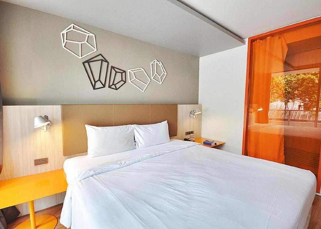 The Heritage Silom Hotel Bangkok Exterior photo