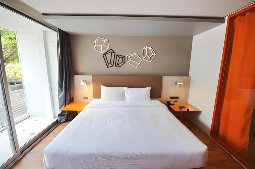 The Heritage Silom Hotel Bangkok Exterior photo
