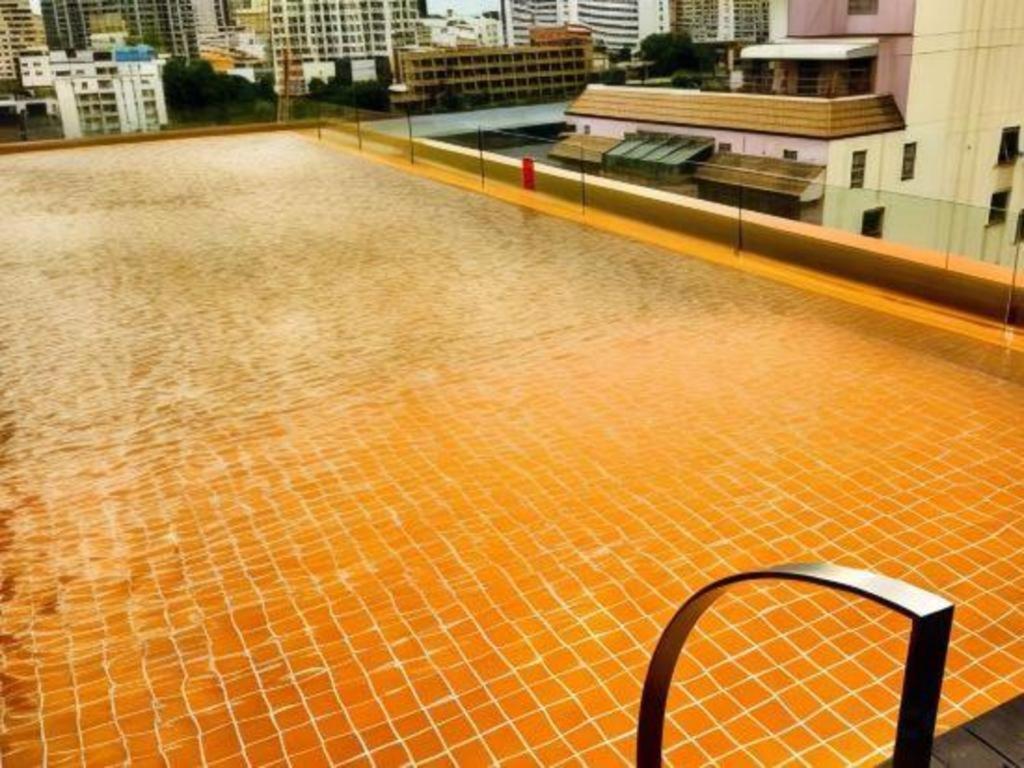 The Heritage Silom Hotel Bangkok Exterior photo